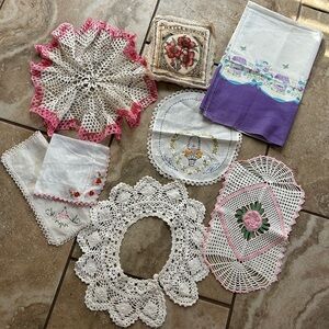 Vintage doily fabric hankie Crochet and Embroidered Linens Set